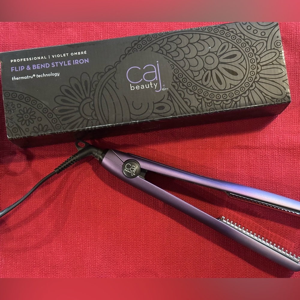 Caj Beauty Flip and Bend Violet Ombre Style Iron